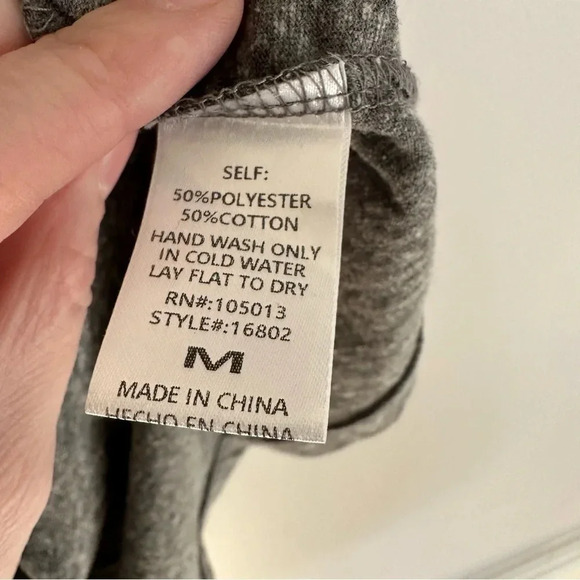 Savanna Jane Women’s Sleeveless Gray Top with Multicolor Stripes Size M GUC - Picture 6 of 8